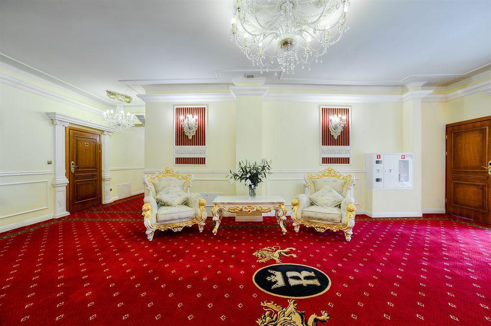 Hotel Krolewski Janów Lubelski Extérieur photo