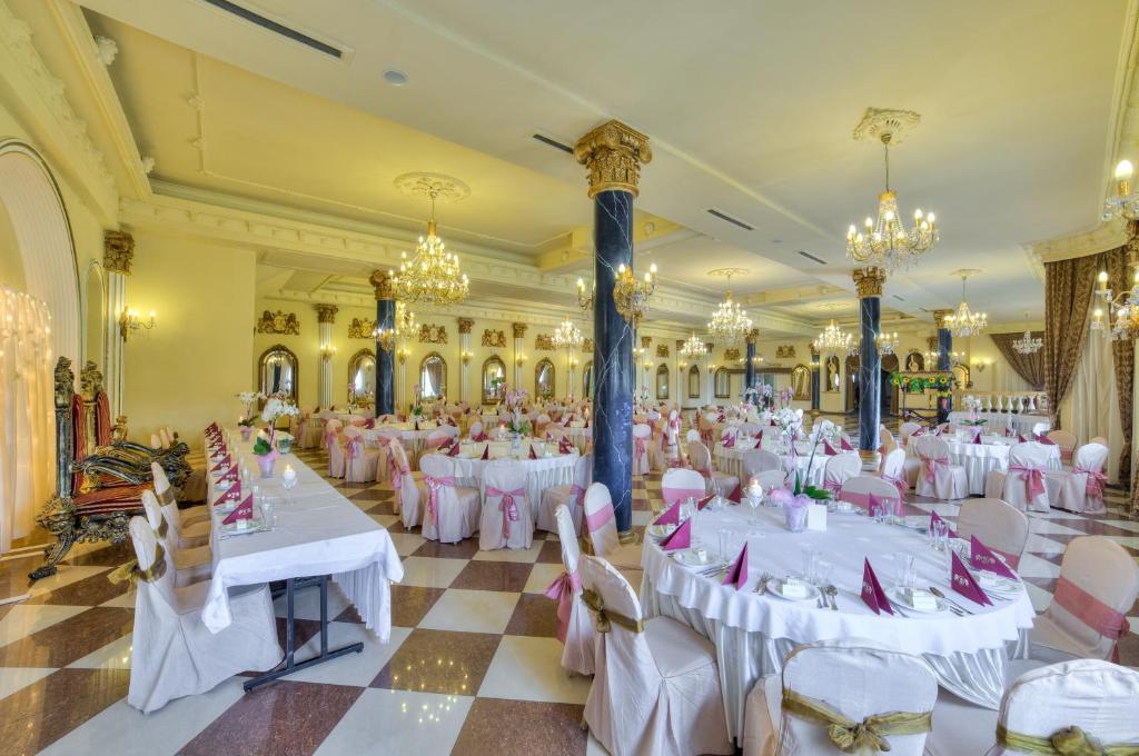 Hotel Krolewski Janów Lubelski Extérieur photo