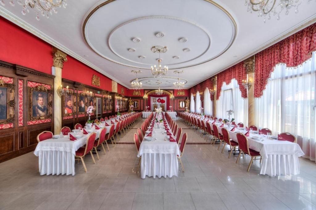 Hotel Krolewski Janów Lubelski Extérieur photo