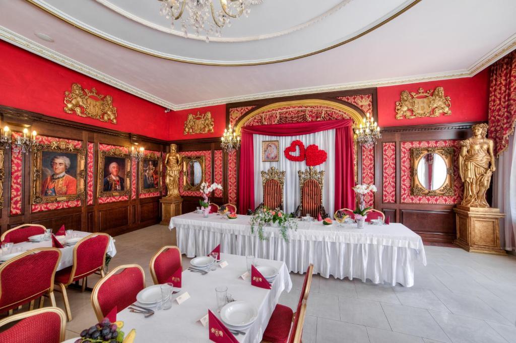 Hotel Krolewski Janów Lubelski Extérieur photo