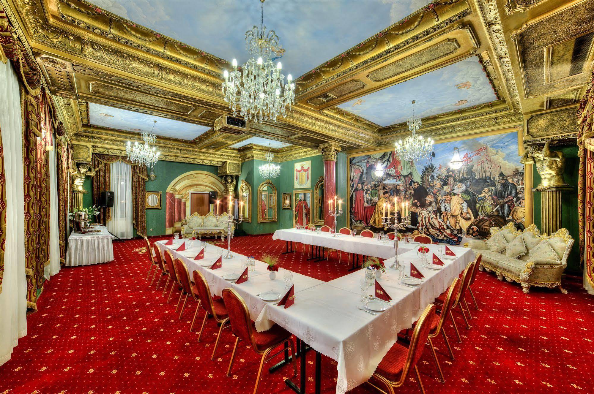 Hotel Krolewski Janów Lubelski Extérieur photo