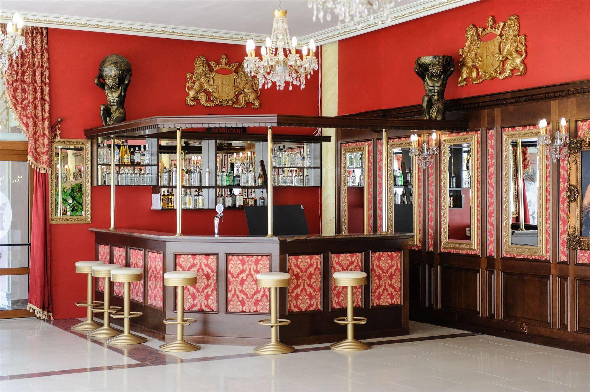 Hotel Krolewski Janów Lubelski Extérieur photo