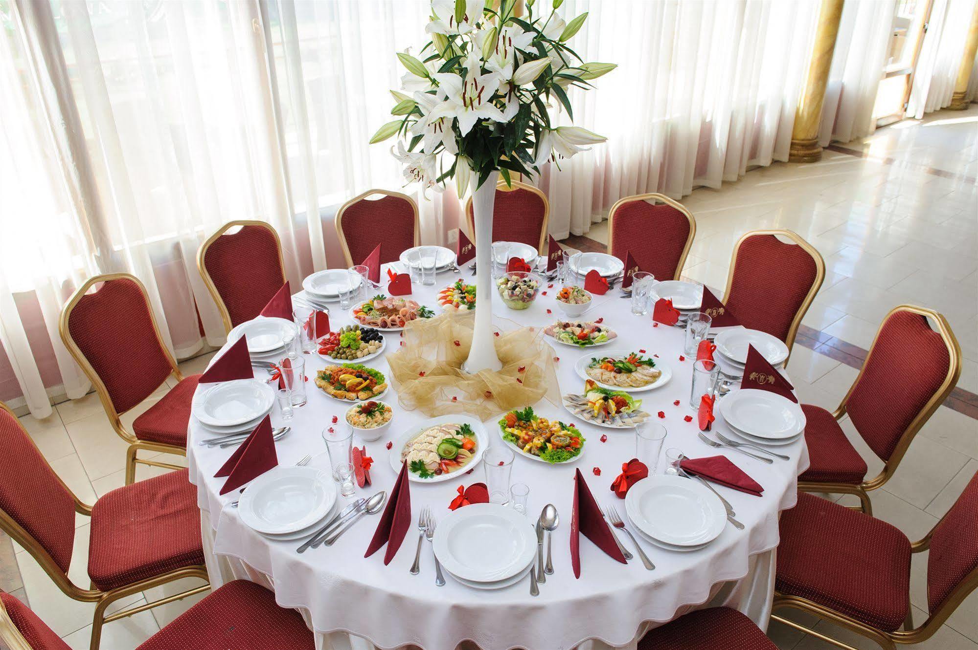 Hotel Krolewski Janów Lubelski Extérieur photo