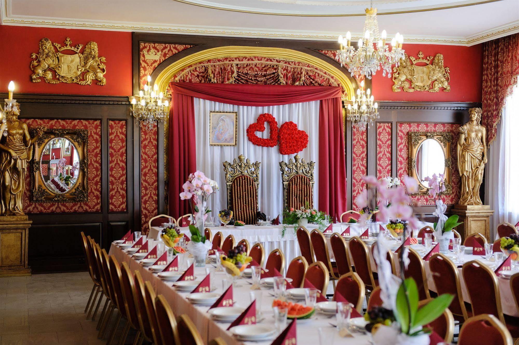 Hotel Krolewski Janów Lubelski Extérieur photo