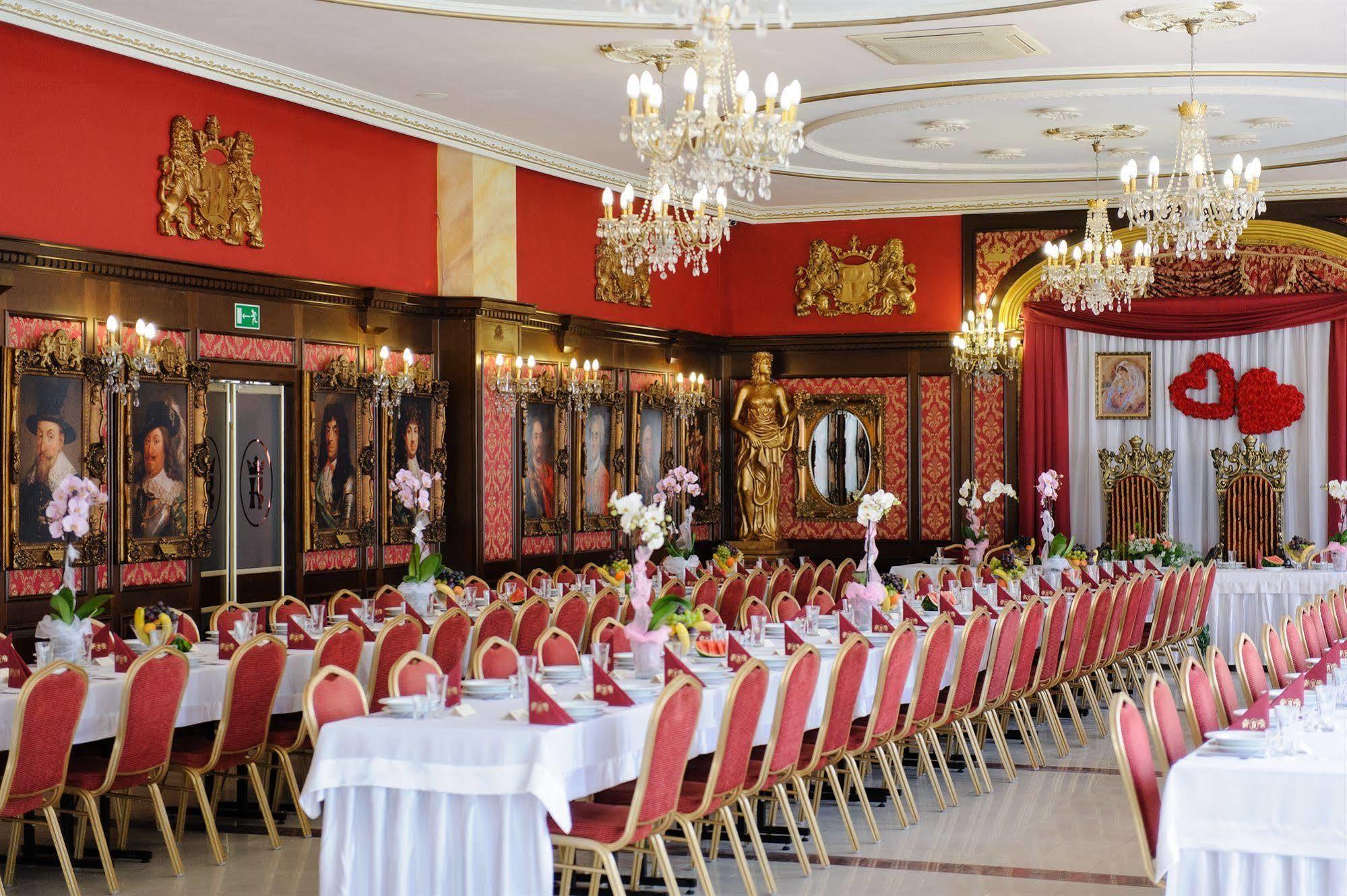 Hotel Krolewski Janów Lubelski Extérieur photo