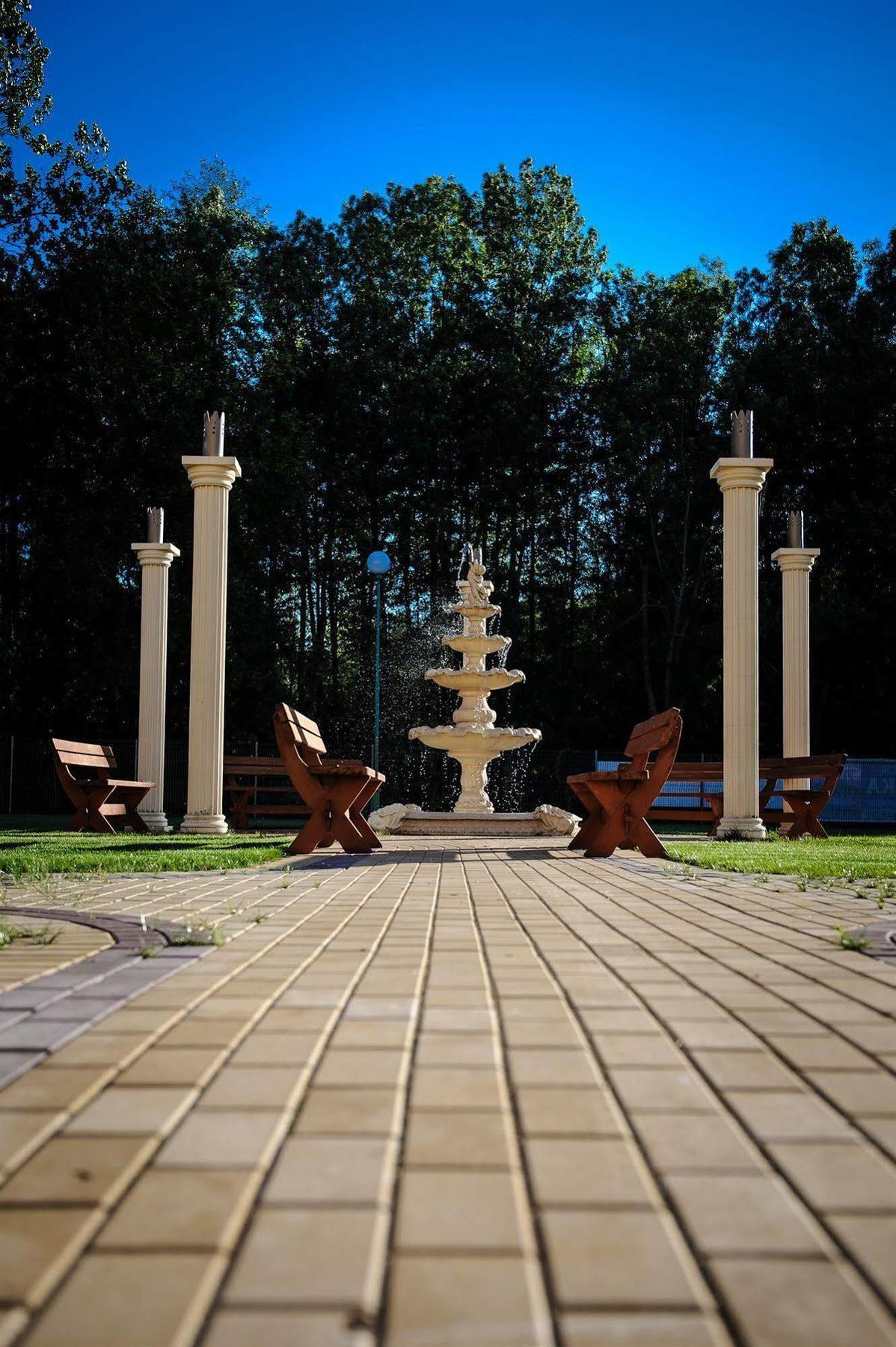 Hotel Krolewski Janów Lubelski Extérieur photo