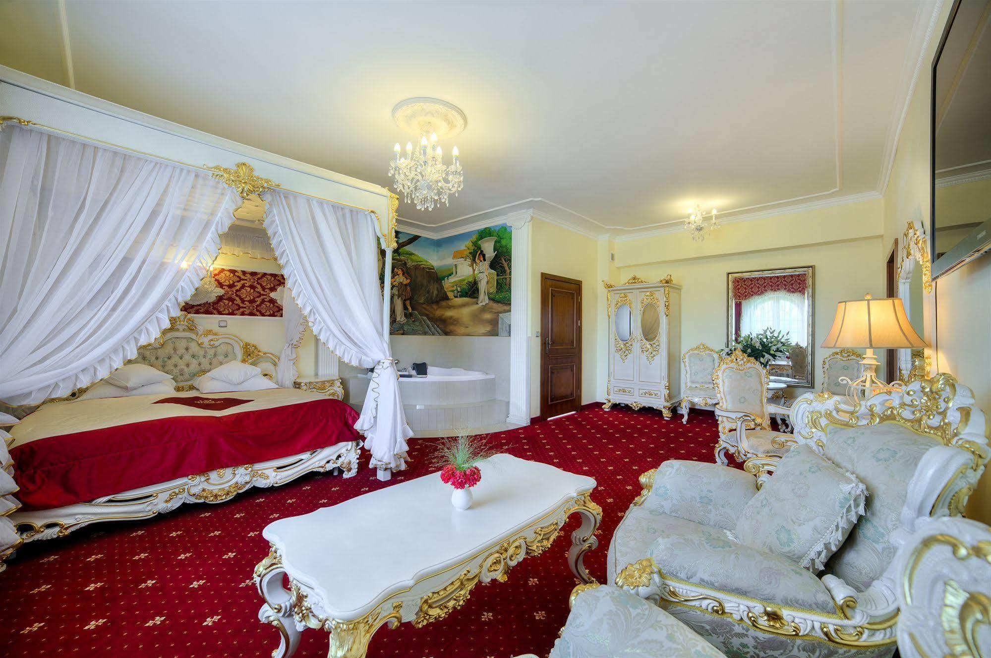 Hotel Krolewski Janów Lubelski Extérieur photo