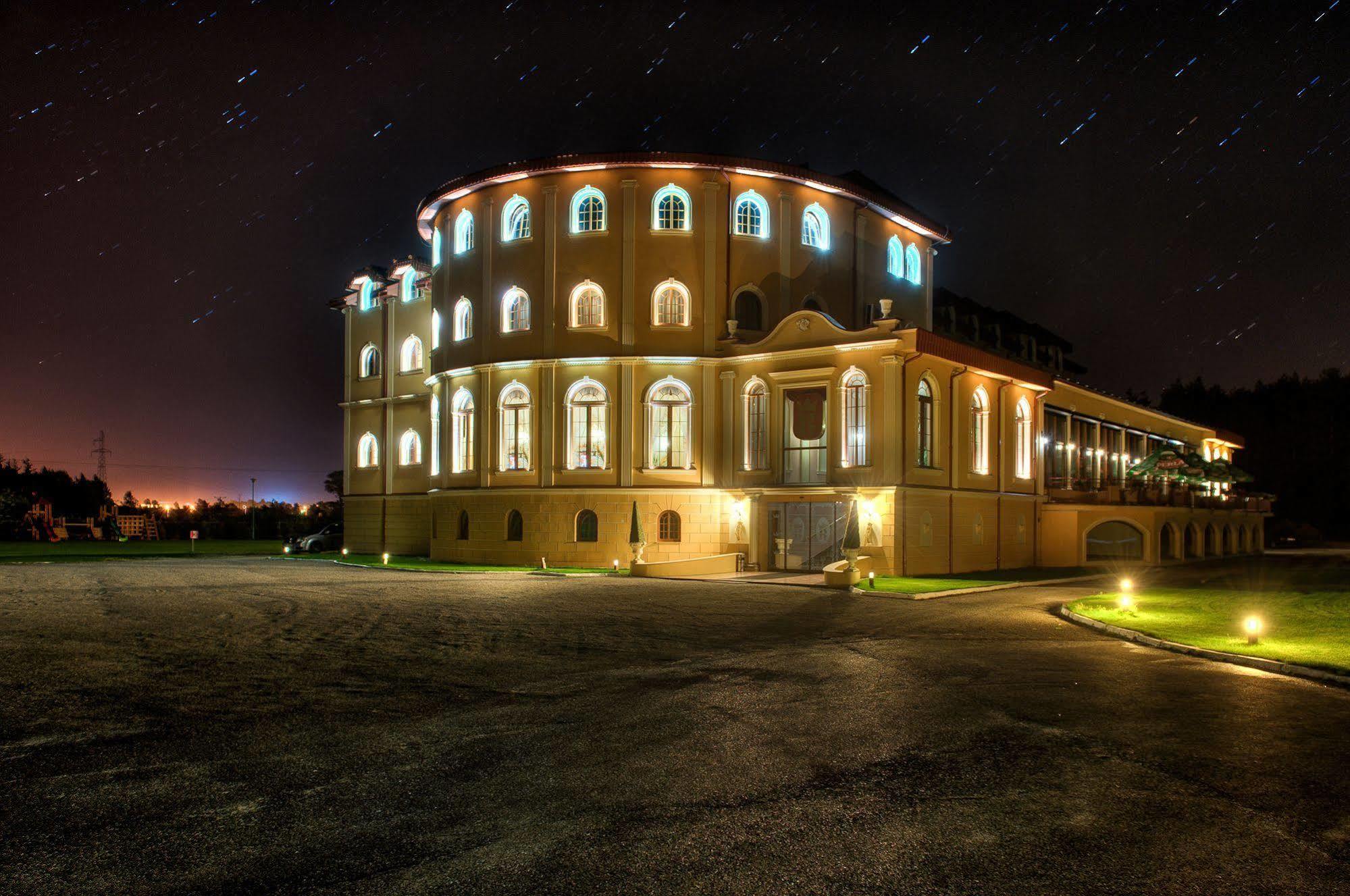Hotel Krolewski Janów Lubelski Extérieur photo