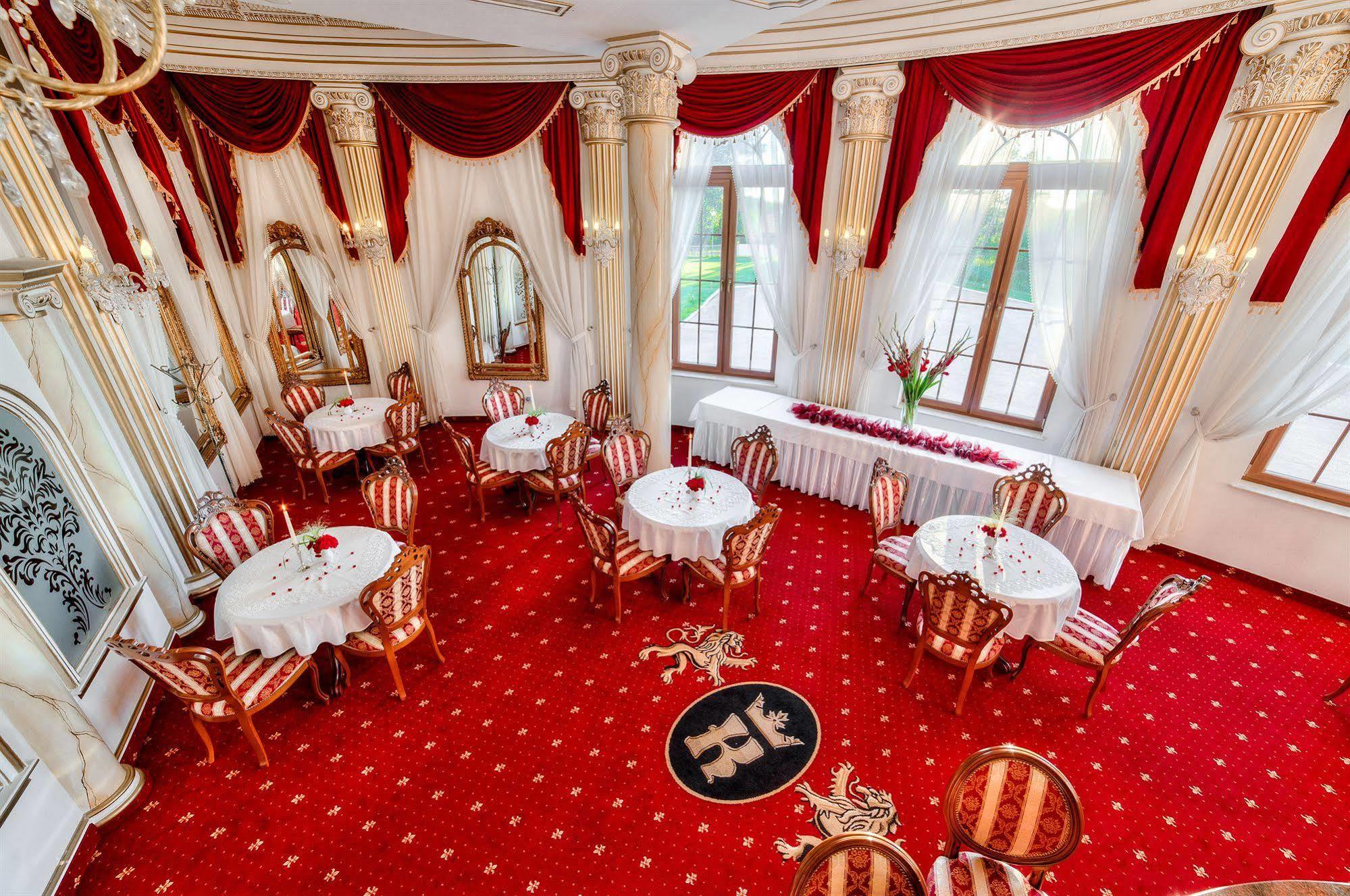 Hotel Krolewski Janów Lubelski Extérieur photo